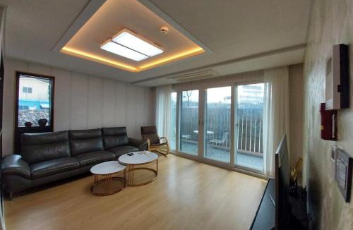 Jocheon House | 유하우스 가족 독채 펜션 함덕해변 3분