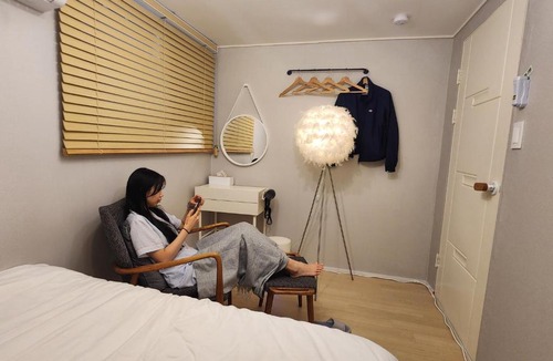 Seocho-gu Apartment | 이수역 3분 강남 서울역 용산 명동 편리 20평 독채 침실3, 퀸4베드 가족출장 추천 8인가능
