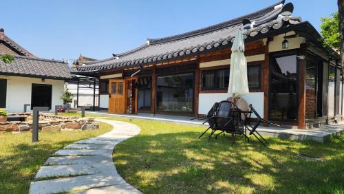 Jeonju Hotel | 전주한옥마을 자하연해랑