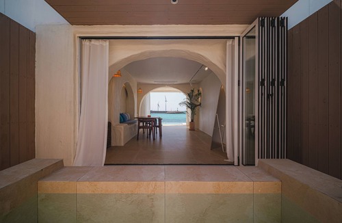 Hangyeong Villa | 제주시 서쪽에 위치한 바다 바로 앞 신상 풀빌라 신축, 하루 1팀, 24시간 온수 인피니티 풀, 자쿠지, 운이 좋으면 돌고래도 볼 수 있습니다