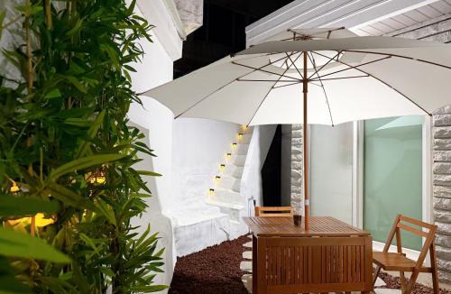 Downtown Apartment | 제주 공항 5분ㅣ2룸 5인 숙소ㅣ침대 3개ㅣ용두암 카페거리 산책로ㅣ실로스테이 - Jeju Island New Accommodation Shiloh Stay