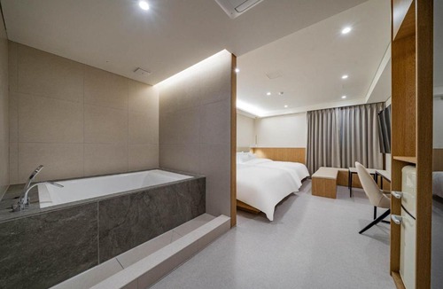 Jecheon Hotel | 제천 아이엔지호텔