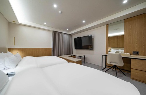 Jecheon Hotel | 제천 아이엔지호텔