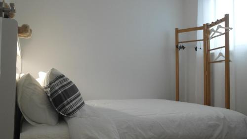 Hyehwa Bed & Breakfast | 케데헌 스테이