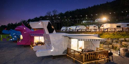 Sanyang-eup Resort | 통영 동원리조트&유스호스텔
