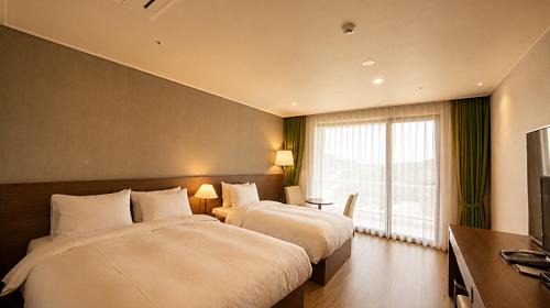 Sanyang-eup Resort | 통영 동원리조트&유스호스텔
