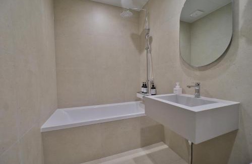 Tongyeong Hotel | 통영 하운드호텔 죽림점