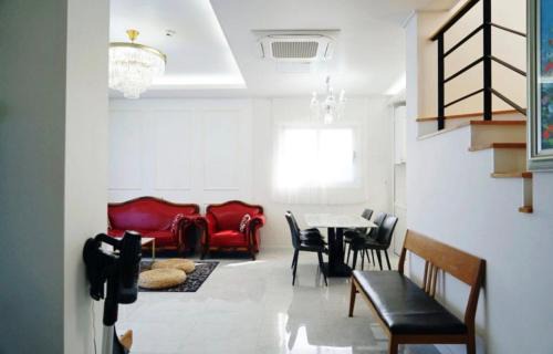 Hallim House | 판포홈치풀빌라
