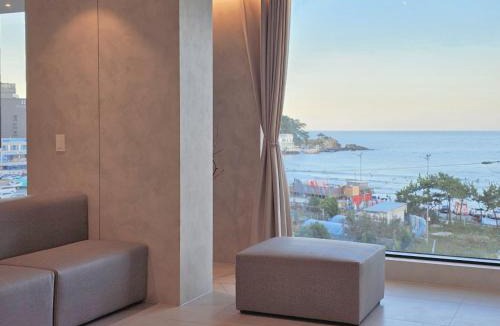 Haeundae House | 펜톤나인 해변열차 송정2호점