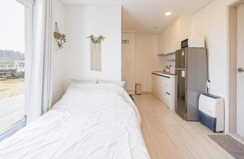 Jocheon House | 포니제주 커플룸 105