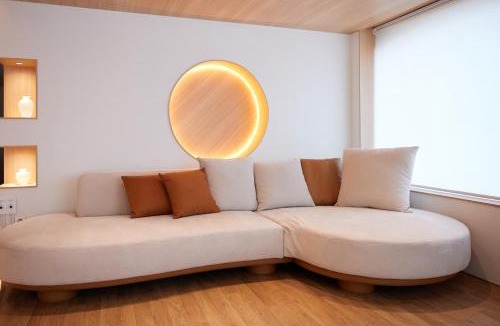 Suyeong-Gu Apartment | 하나여름 One Summer Stay