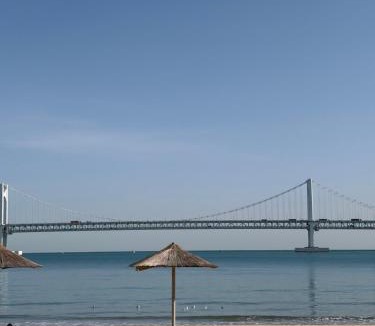 Suyeong-Gu Apartment | 해변1분 숙소 광안이즘, 1 min to beach Gwangan-ism