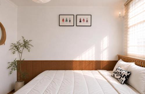 Seogang-dong Villa | 홍대중심, 홍대입구8번, 3Bed 2Room, 5인, 짐보관, 호텔식침구, 공항버스8분, 쇼핑거리3분, 숲속공원