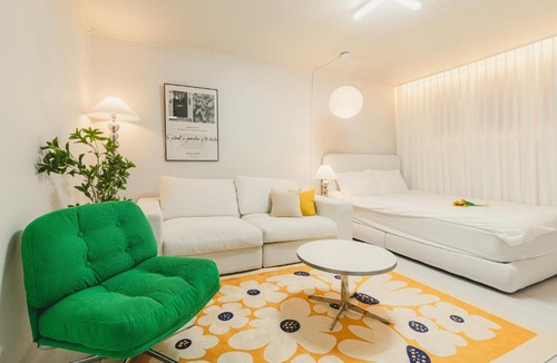 Sangsu-dong Apartment | 홍대 라라스테이