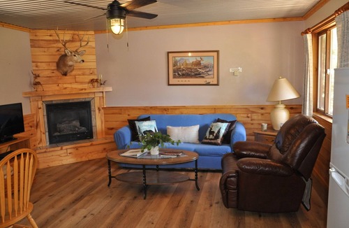 Bayfield Cabin | 02) The Hunting Cabin
