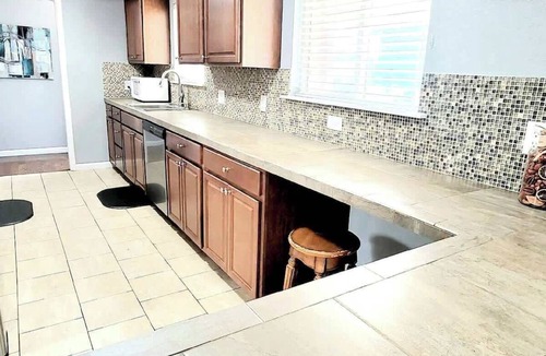 Dupont House | $0Fees -6BR-2Kitchen-2LivRm-Easy to RedRocks/Dtown
