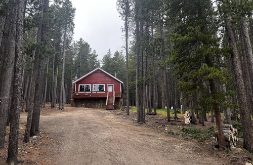 Evergreen Cabin | 1 Acre Fireplace Record Player Woodstove Outdoor Seating