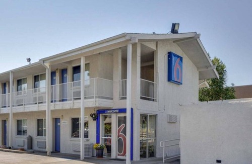 North Alameda Apartment | 1 Full Bed|Mob Acc RI Shwr NS Micfridge