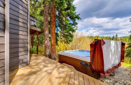 Warrior's Mark House | 1 Mi to Ski Lift: Mtn-View Breck Home w/Hot Tub!