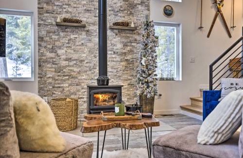 Saint Mary's House | 1 Mi to St Mary’s Glacier Trail: Modern Mtn Cabin!
