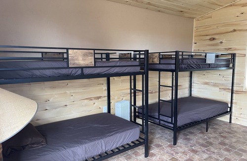Redvale Cabin | 1 Room Cabin in Dry Creek Basin.