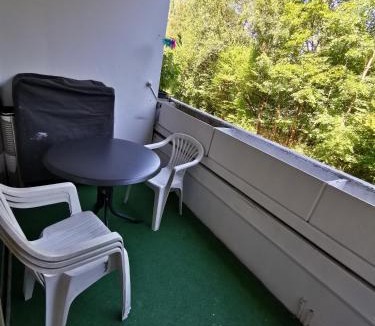 Forstenried Apartment | 1-Zi Apartment Nähe U-Bahn U-3, Balkon, Garage