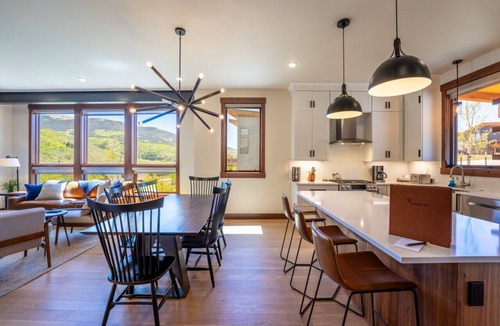 Silverthorne House | 10 Bed`s | Resort Amenities | Deck + Patio w/Mountain Views