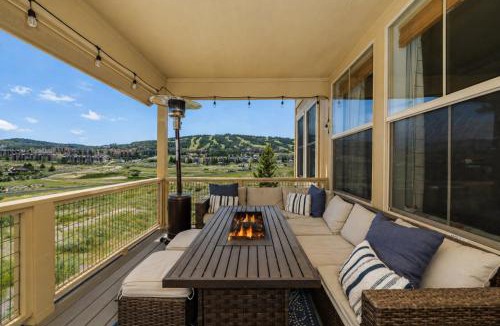 Silvercreek Villa | 100 Fairway Lane