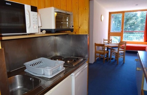 Arc-1800 Apartment | 100m from resort center, 6th floor, view firs, balcony, tv, 25m², Les Arcs