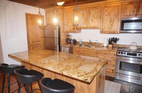 Aspen Apartment | 1034 Cooper Ave E #25A (203187-4499) Condo