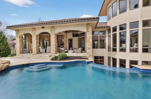 Leawood House | 10K SF KC Estate | Sport Court, Pool & Group Stay
