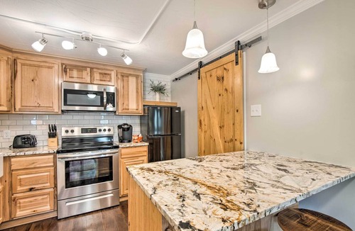 Creighton Apartment | 11 Mi to Denver Zoo: Lakewood Studio w/Fire Pit!