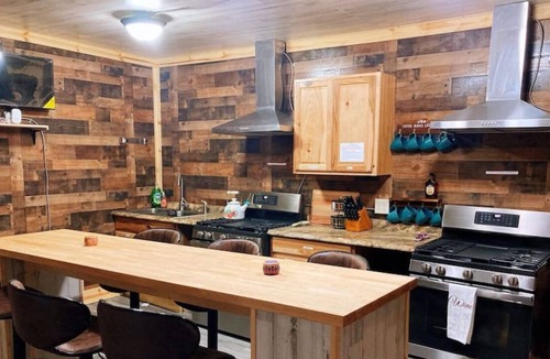Leadville Apartment | #11 Renovated Cozy Room Dog Friendly Leadville CO