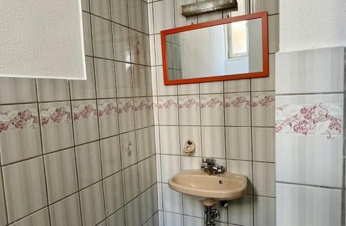 Simmering Apartment | 110 m2 Sunny & Central Apartment with Free Parking