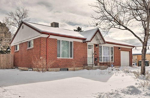 Northglenn House | 12 Mi to Dtwn: Modern Denver Home w/Fire Pit