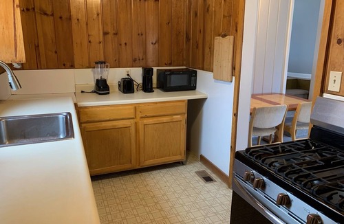 Skyway House | 1200sqft, 1Bd,1Ba,1Car garage in Cheyenne Canyon