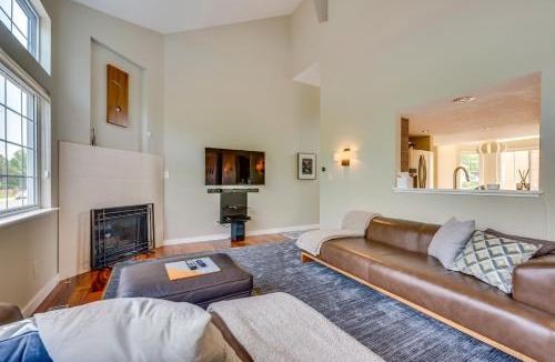 Arvada House | 13 Mi to Dtwn Denver: Arvada Townhome w/Deck