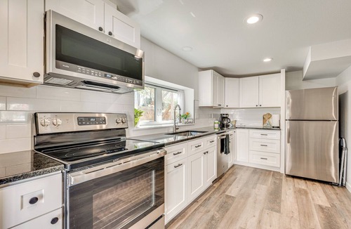 Erie Apartment | 14 Mi to Pearl Street Mall: Erie Getaway