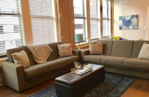Downtown Kansas City Hotel | 1480Sq ft 2BR 2BA LOFT Downtown KC Historic Build