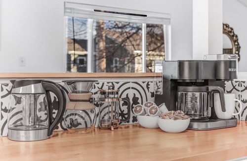 Eiber Apartment | 15 minutes to Red Rocks|Remodeled Apt|King Beds