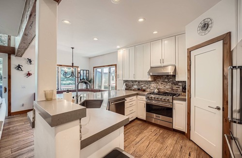 Vail House | 1890 Lions Ridge Loop, #9-West Vail Remodeled Home, Hot Tub, On Bus Route, Close to Vail!