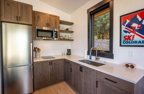 Silverthorne Cabin | 1BR Lux Casita | Near Hiking Trails | Exclusive Amenities | Summit Sky Ranch