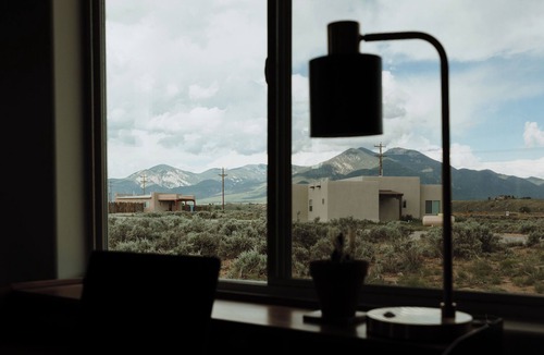 Taos House | 2 Amazing Home Together, Mountain Views, Easy to TSV