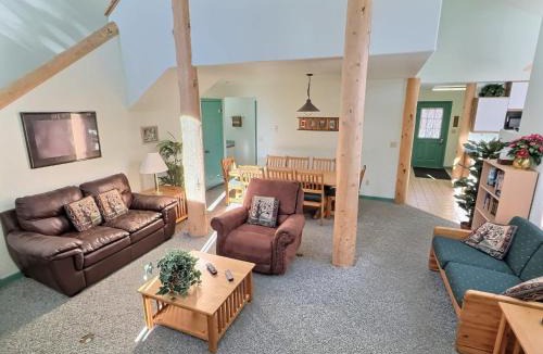 Leadville House | 2 Bed Cabin Fireplace Lodgepole Pines
