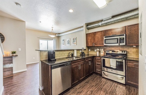 North Broadway - Holiday Apartment | 2 Bedroom 2.5 Bathroom Townhouse 202