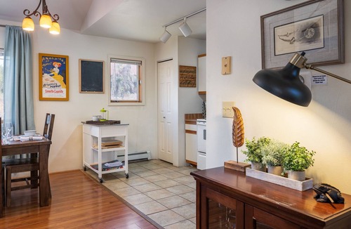 Fraser House | 2 Bedroom, 2 Bathroom in quiet neighborhood on bus route