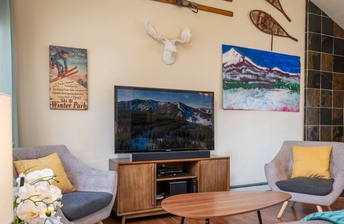 Fraser House | 2 Bedroom, 2 Bathroom in quiet neighborhood on bus route