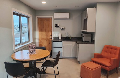 Whitewater House | 2 Bedroom Casita at Mother's Buttress, Walking distance to Mother's Buttress Climbing Wall