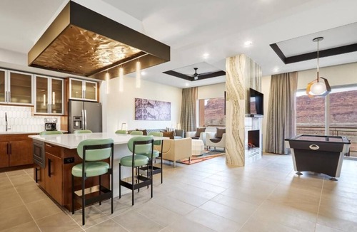 Moab Condo | 2-bedroom condo in amazing Moab with cool AC and gym access