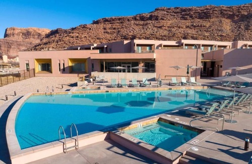 Moab Condo | 2-bedroom condo in amazing Moab with cool AC and gym access